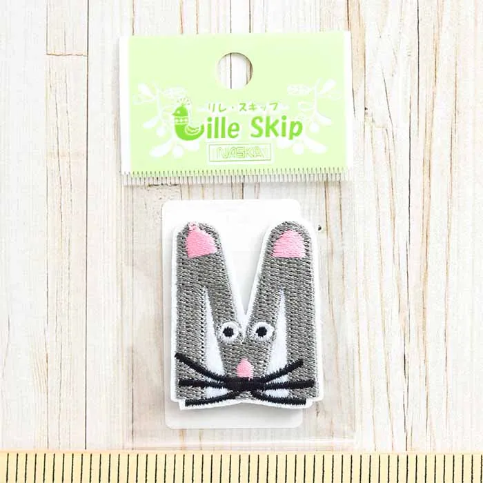 アイロン接着ワッペン　動物アルファベット　Mouse(ネズミ)