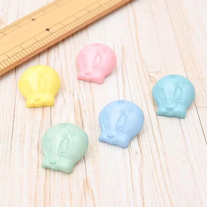 イタリア製　トゥイーティーボタン　22mm