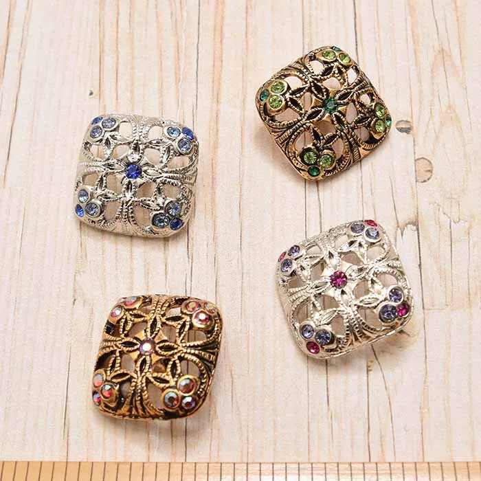 スクエア透かしボタン　25mm