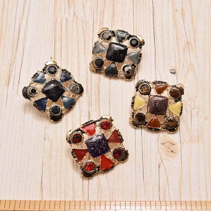 スクエアボタン　27mm