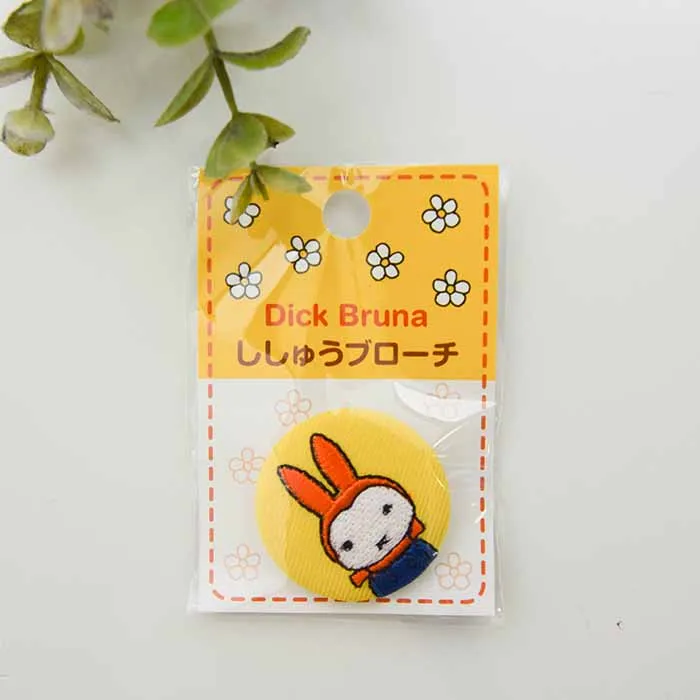 ミッフィー　ししゅうブローチ　ゆきのひ