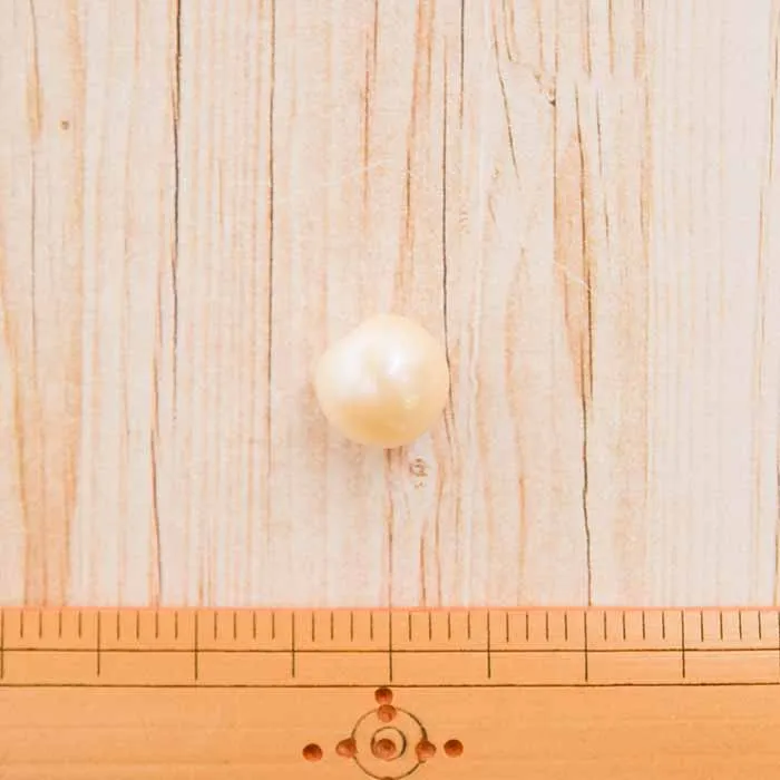 パールボタン(オフ)　14mm