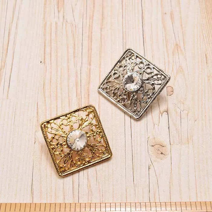 スクエア透かしボタン　30mm