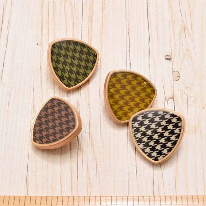 トライアングルボタン　千鳥　22mm