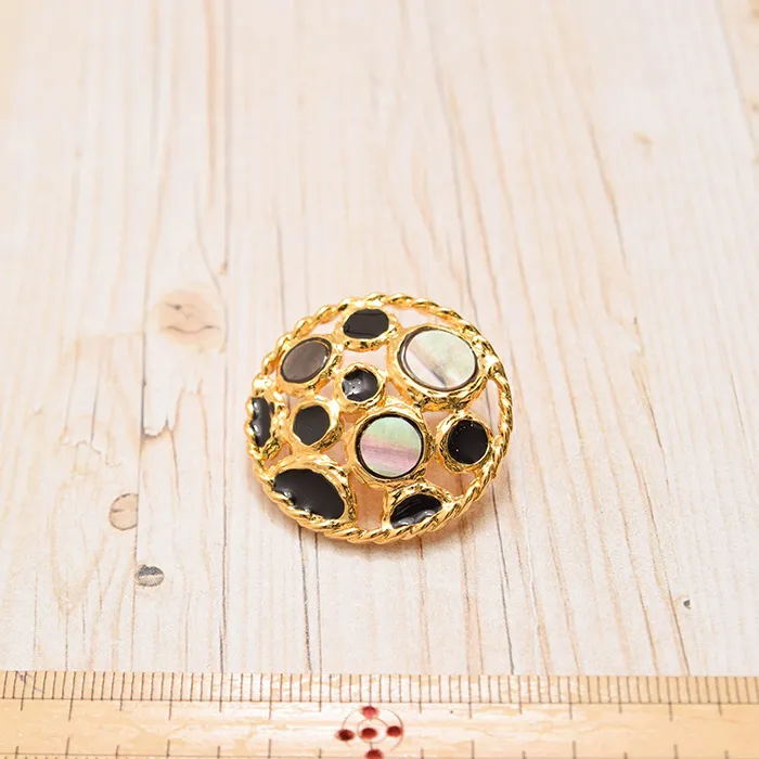 透かし風ボタン　30mm