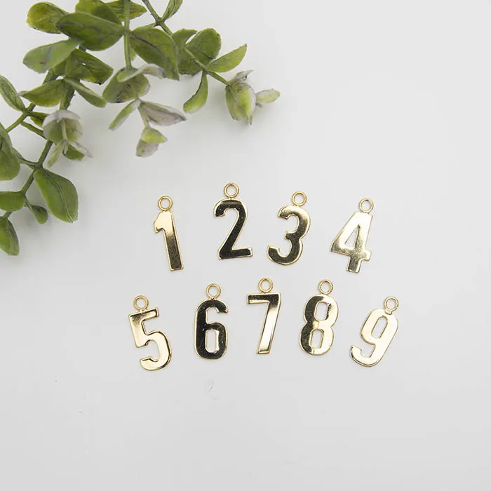 金属チャーム ナンバー ゴールド