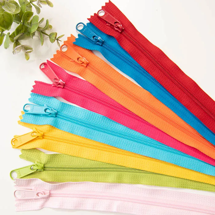 コイルカラーファスナー　20ｃｍ