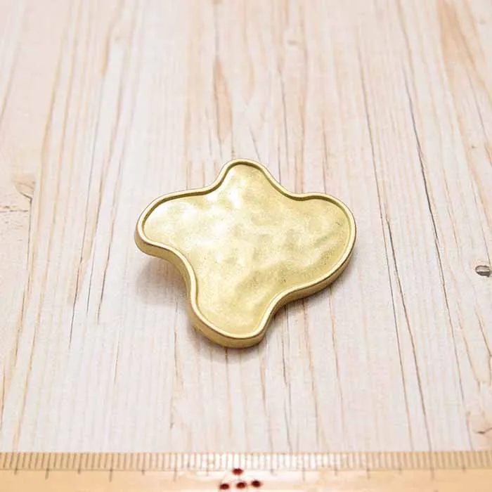 アンニュイボタン変形　約39mm