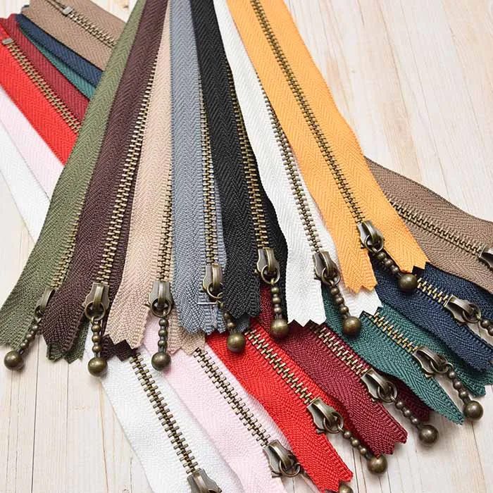 YKK金属ファスナー玉付き　3号サイズ　20cm【定番カラー：アンティークゴールド】