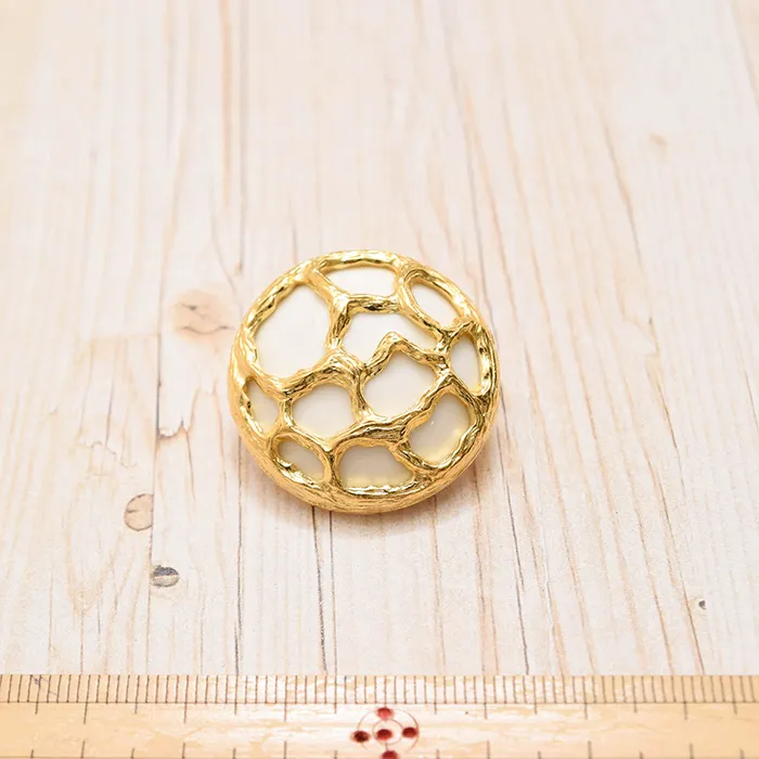 透かし風ボタン　30mm