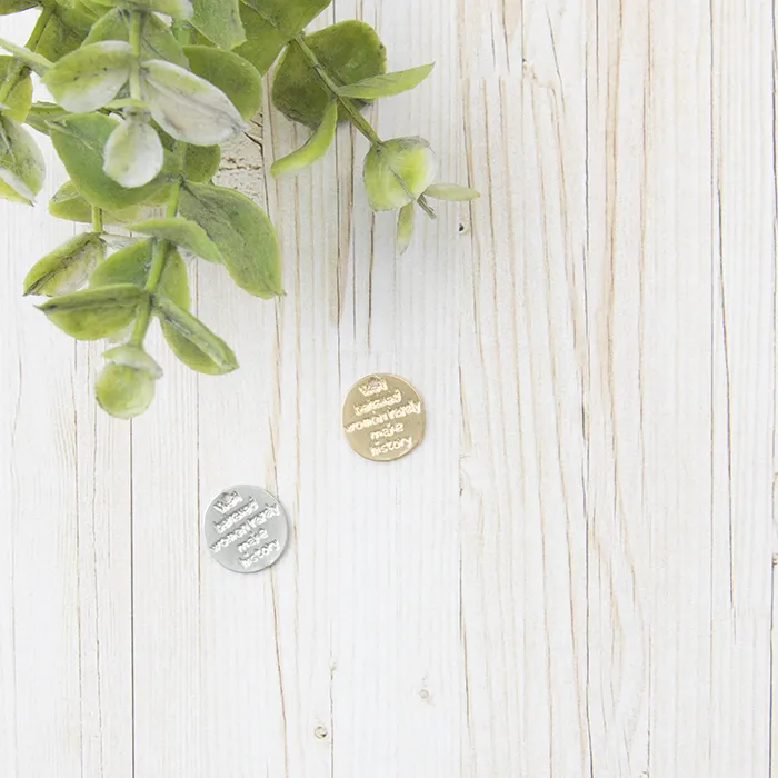 金属チャーム 丸形英字プレート