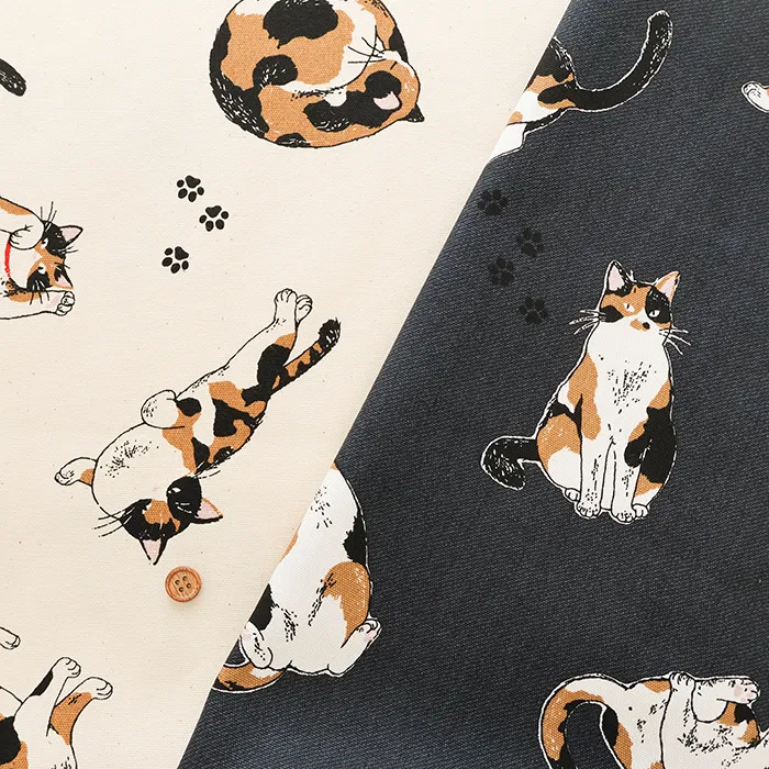 コットンオックスプリント生地　三毛猫