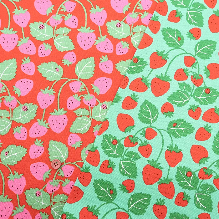 コットンオックスプリント生地　いちご畑