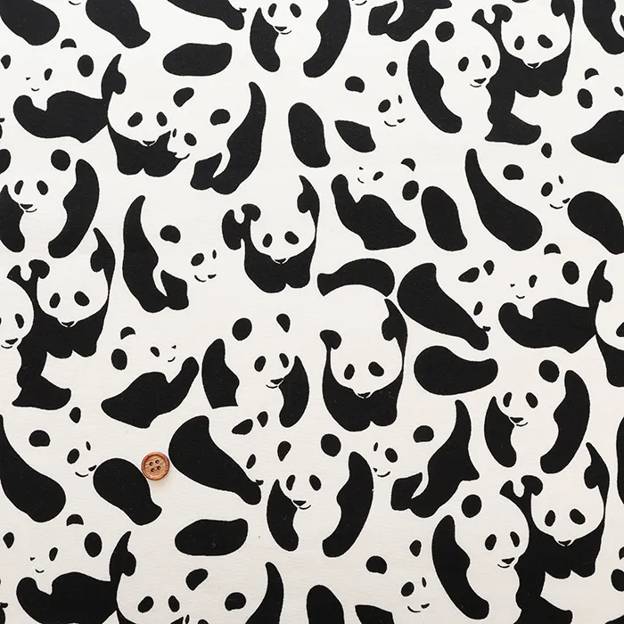 コットンシーチングプリント生地　モザイクパンダ
