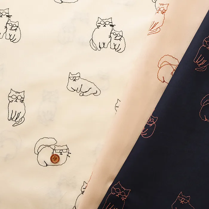 200本ブロード刺繍生地　メガネキャット