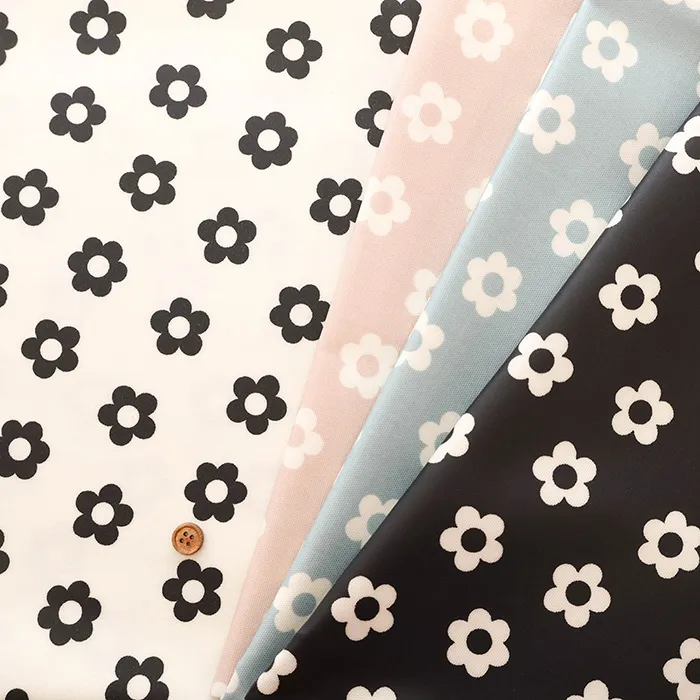 コットンオックスラミネート生地＜つや無し＞　マーガレット×デイジー