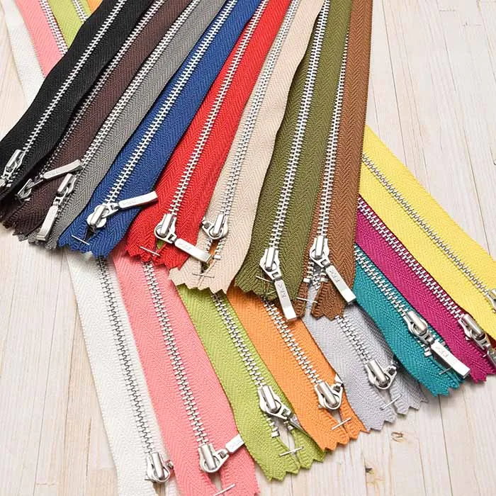 金属ファスナー　40cm　ストレート　シルバー