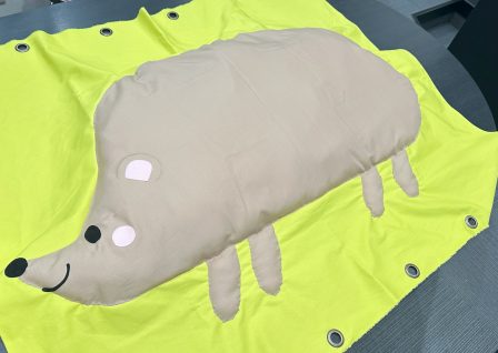 こどもちずカップにタペストリーの提供をしました